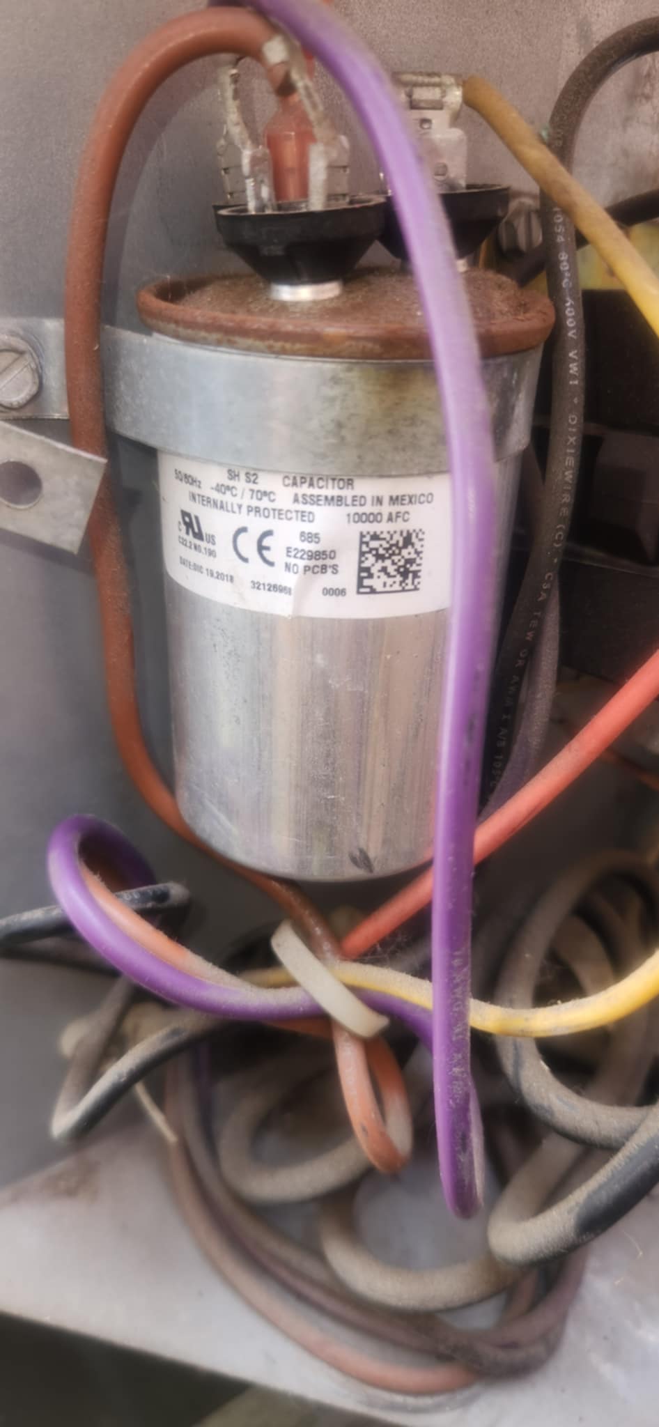 Capacitor wiring